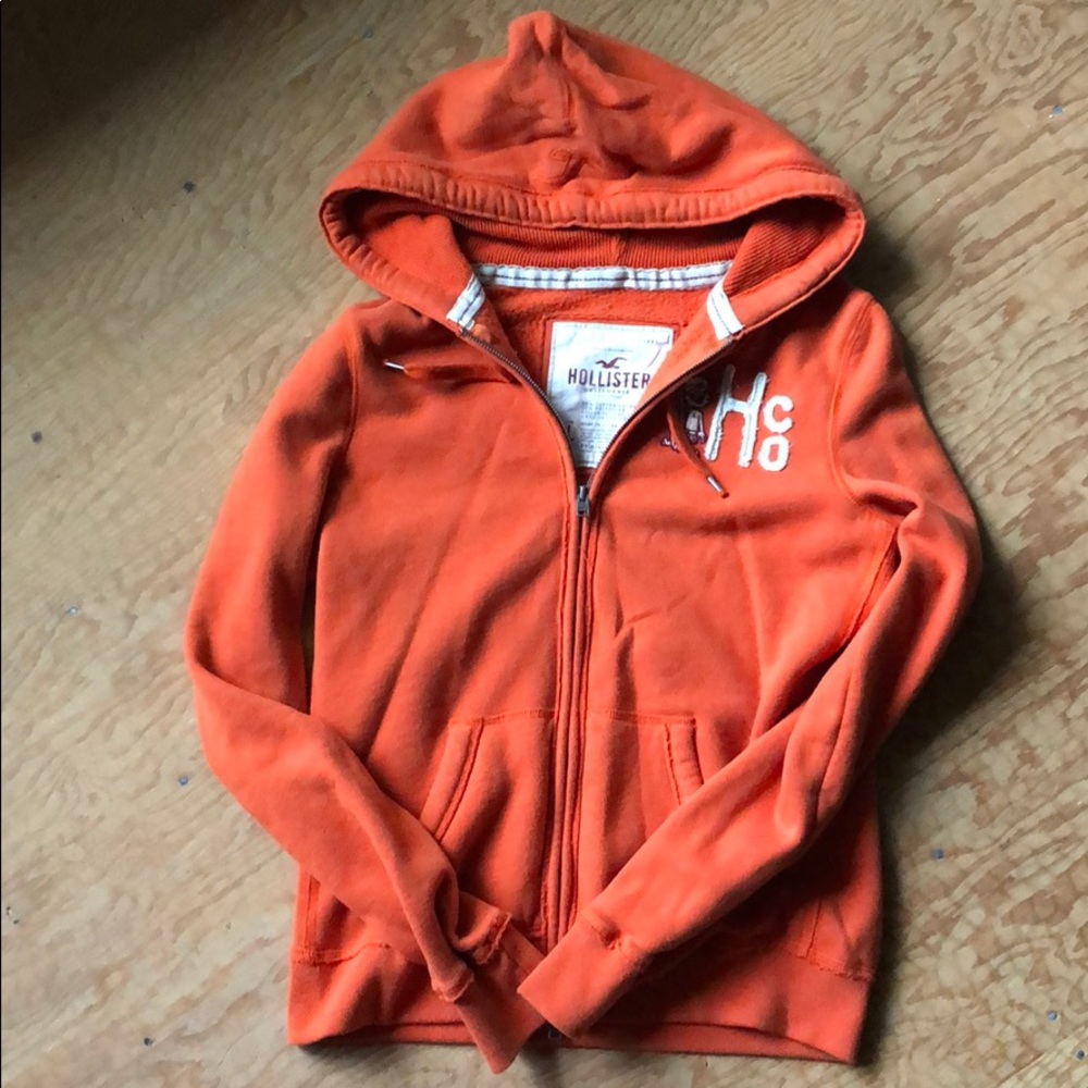 Hollister sweatshirt, never warn.